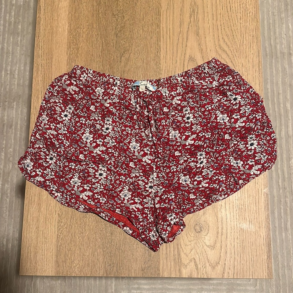 Floral flowy shorts w pockets